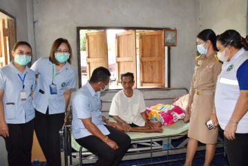 มอบแพมเพิร์ส_090.JPG