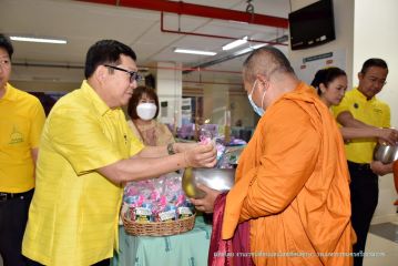 ตักบาตร_035.JPG