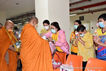 ตักบาตร_048.JPG