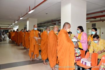 ตักบาตร_050.JPG