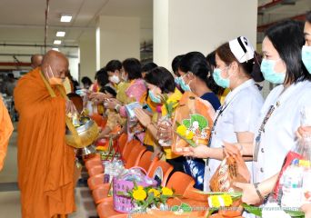 ตักบาตร_052.JPG