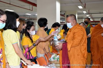 ตักบาตร_057.JPG