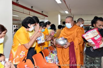 ตักบาตร_060.JPG