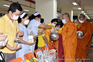 ตักบาตร_067.JPG