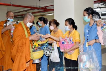 ตักบาตร_068.JPG