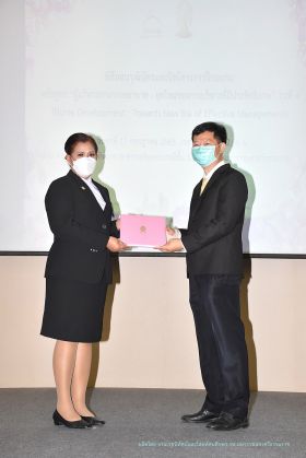 วุฒิบัตร_075.JPG